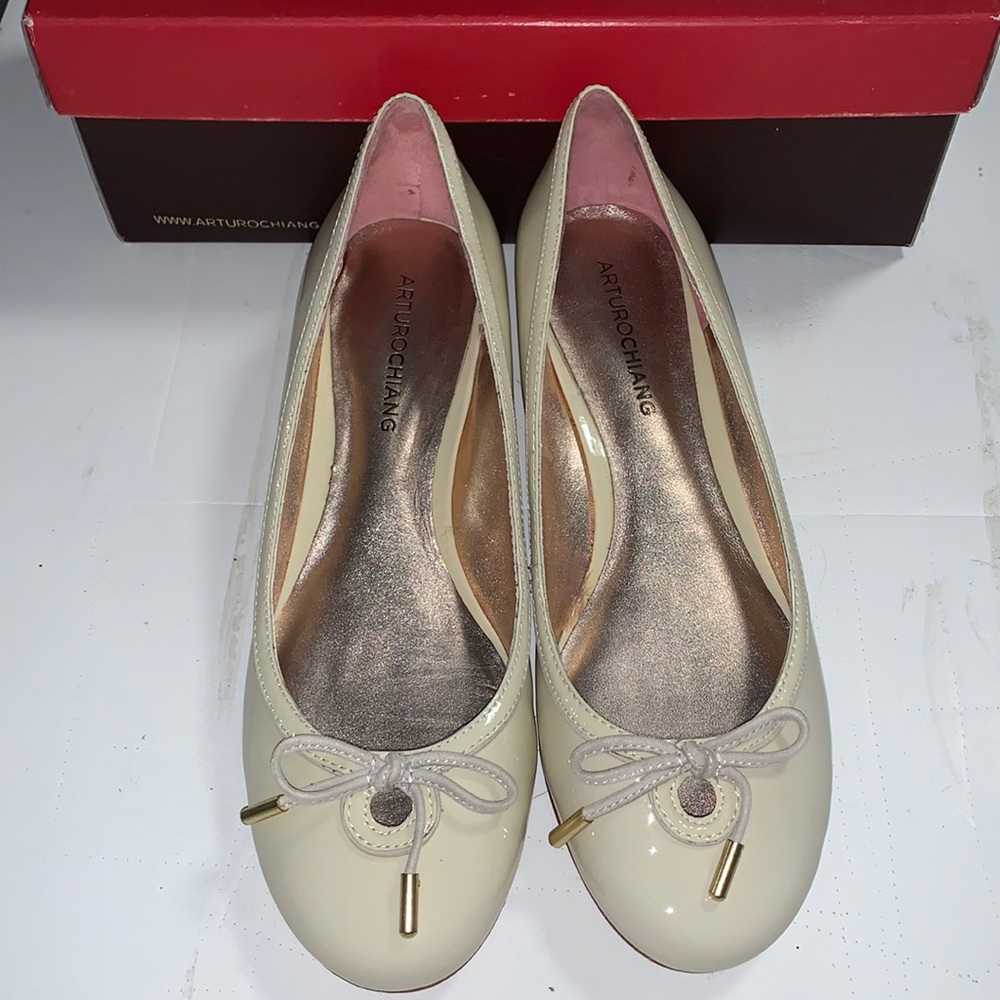 Arturo Chiang Low Heel Dress Shoes